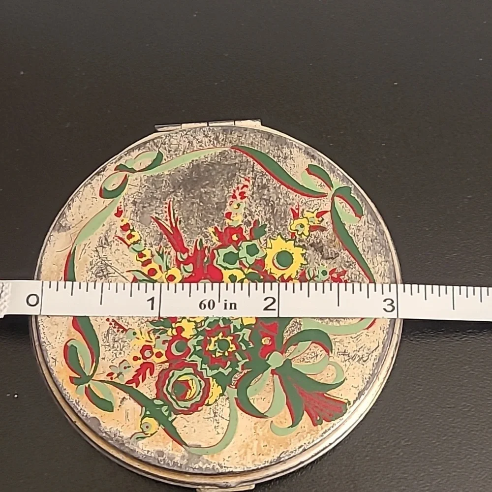 Vintage powder compact